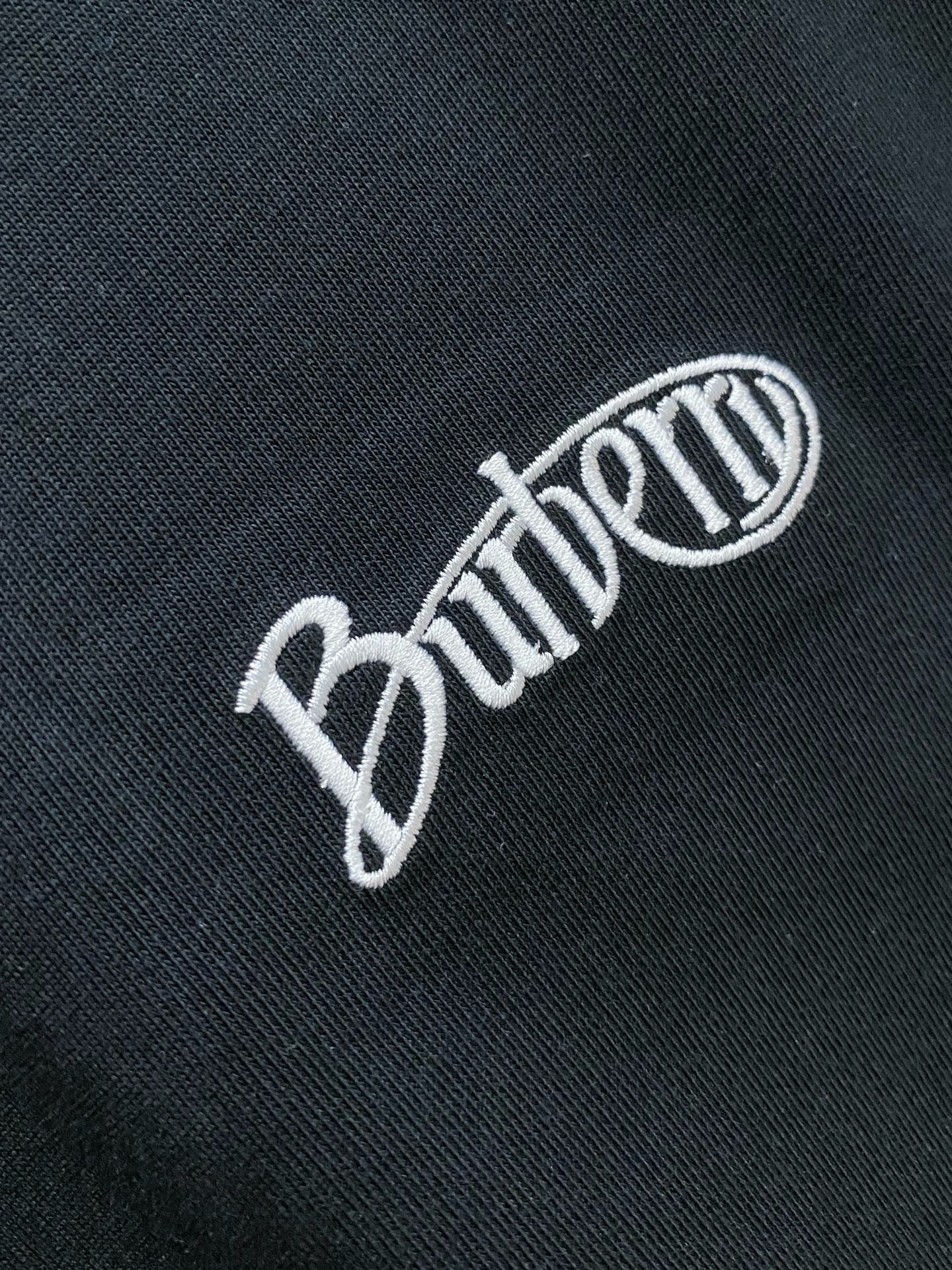BURBERRY - T-shirt