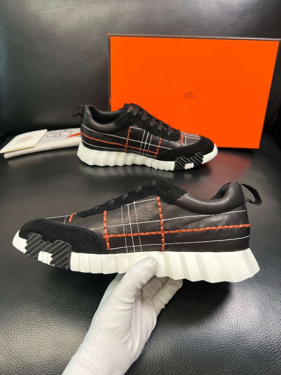 HERMES- Bouncing sneakers