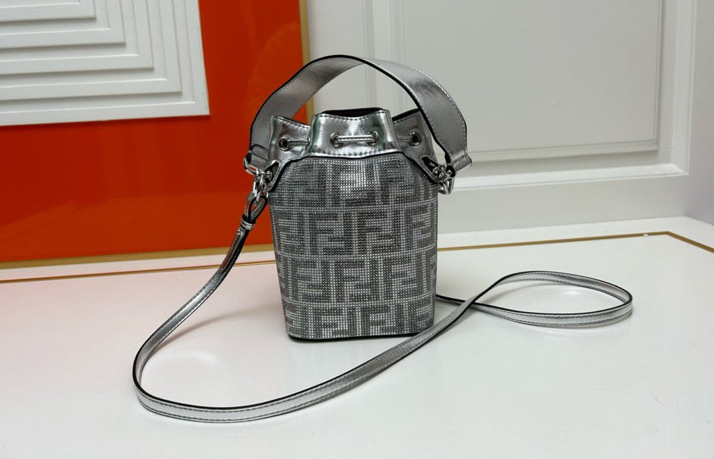 FENDI - Mon Tresor bucket bag