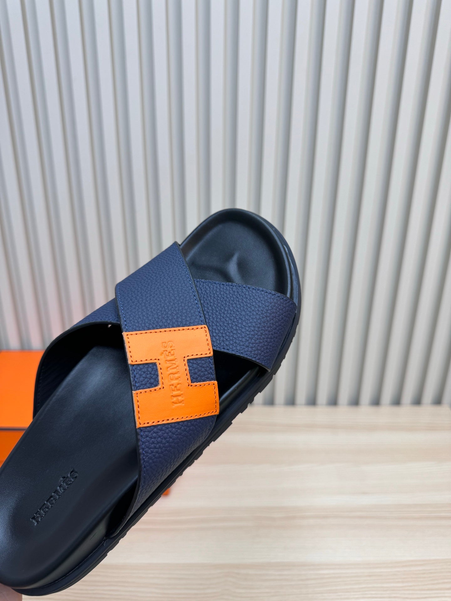 HERMES- Men’s slippers