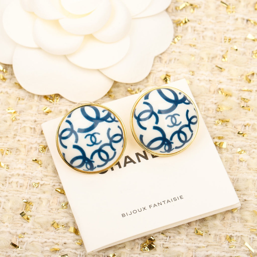 CHANEL - earrings