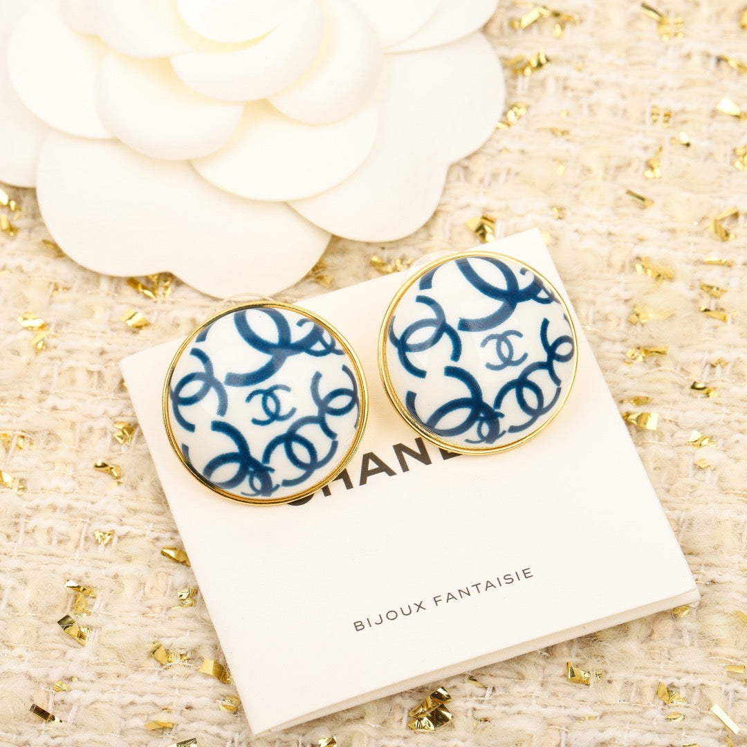 CHANEL - earrings