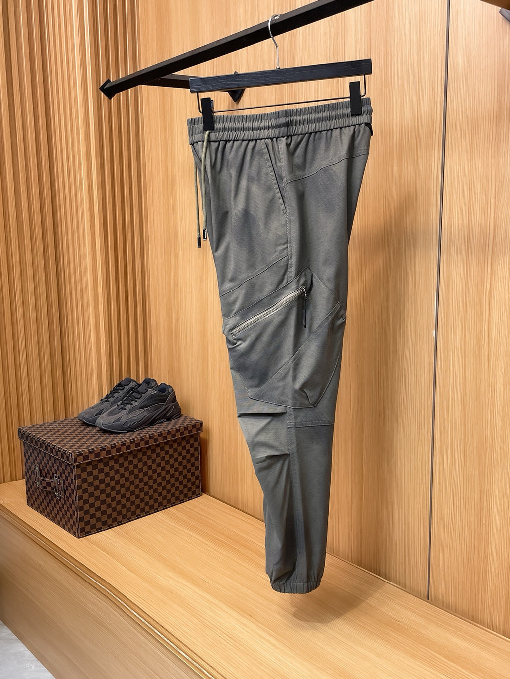BURBERRY - Cargo trousers