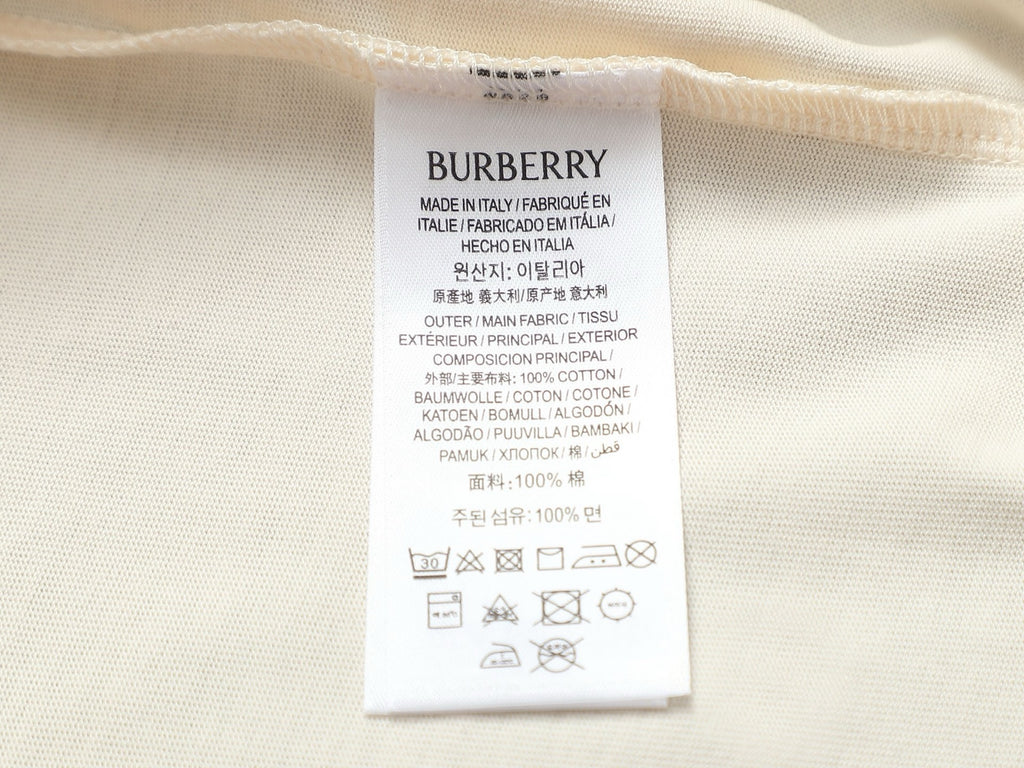 BURBERRY - T-shirt