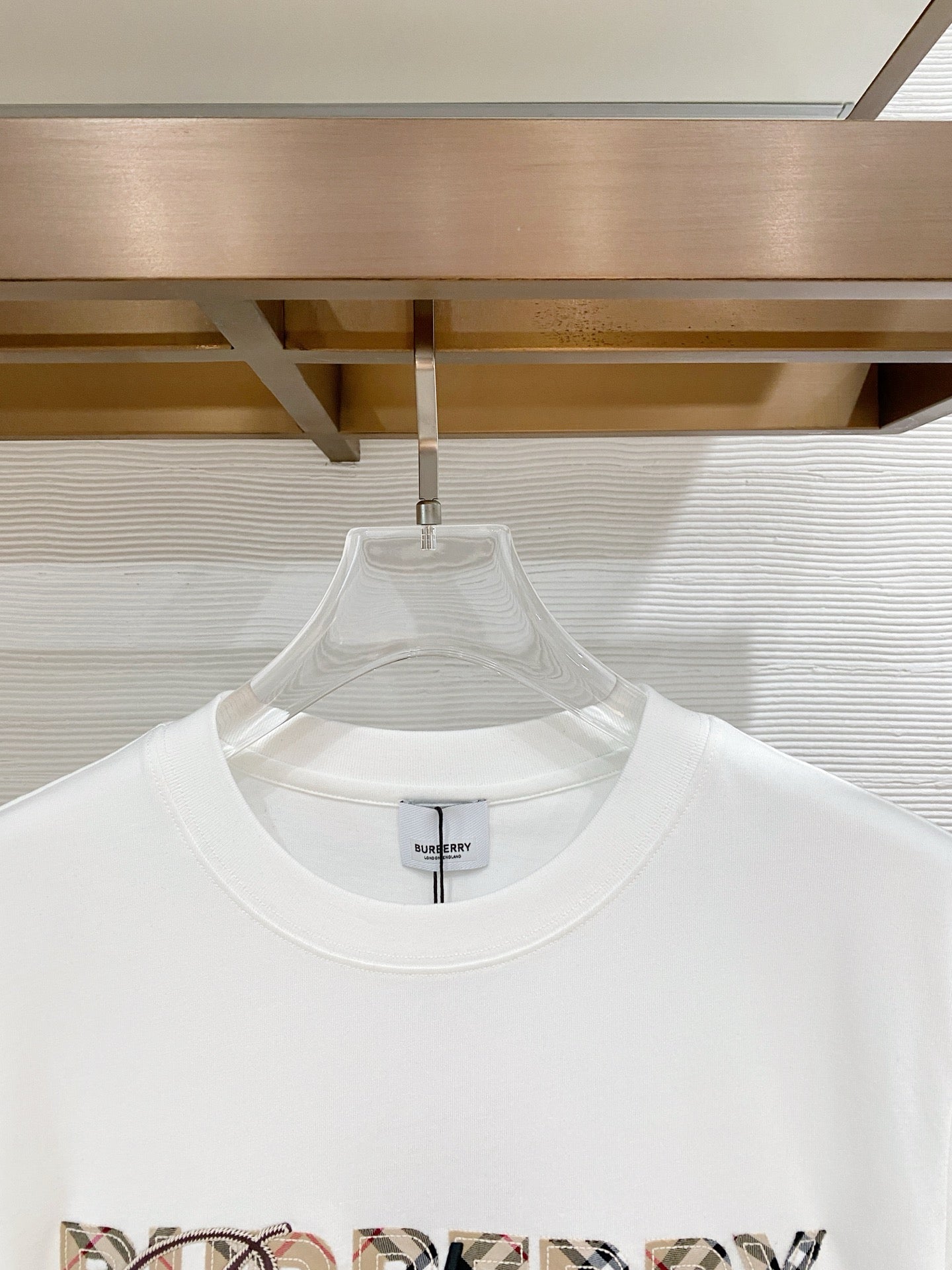 BURBERRY - T-shirt
