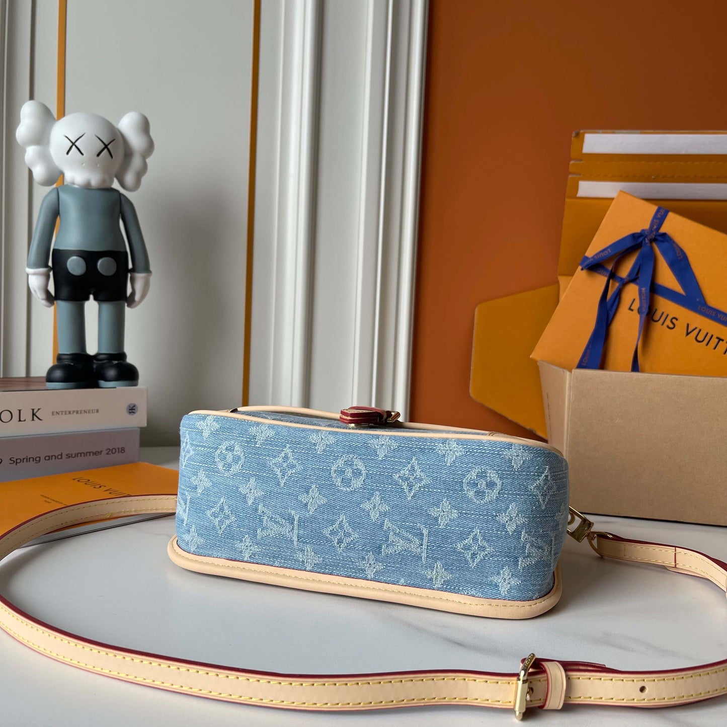 LOUIS VUITTON- Diane