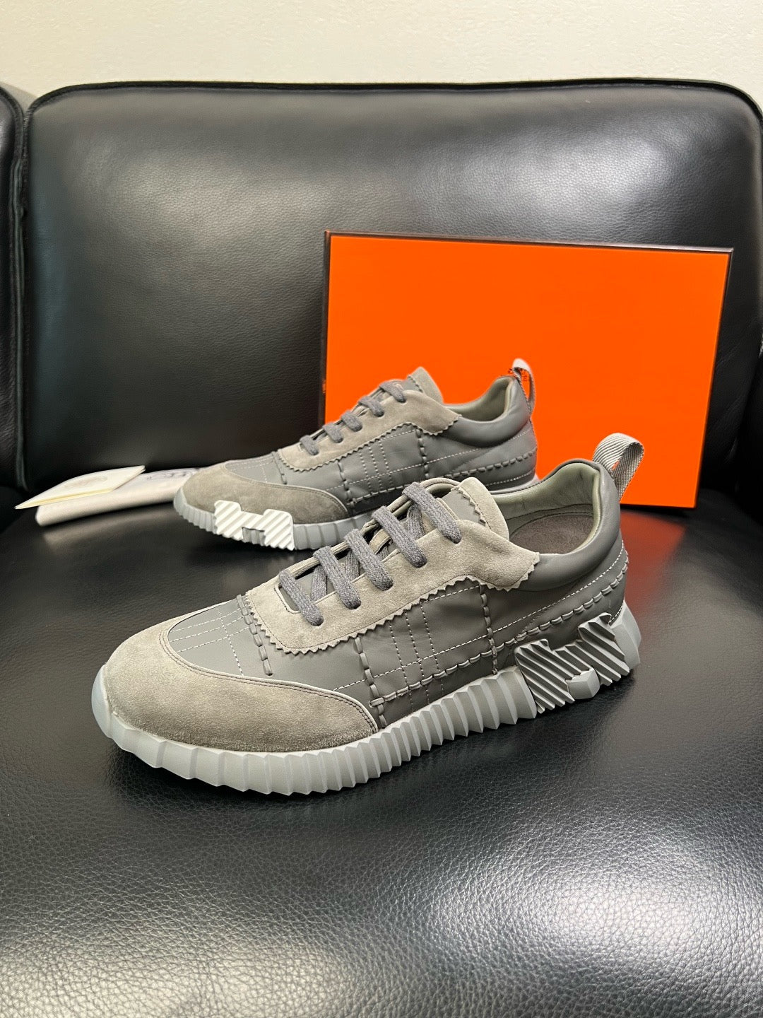 HERMES- Bouncing sneakers