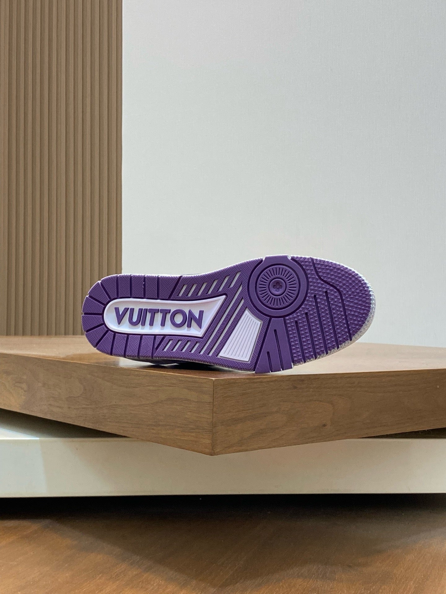 LOUIS VUITTON- Unisex sneakers