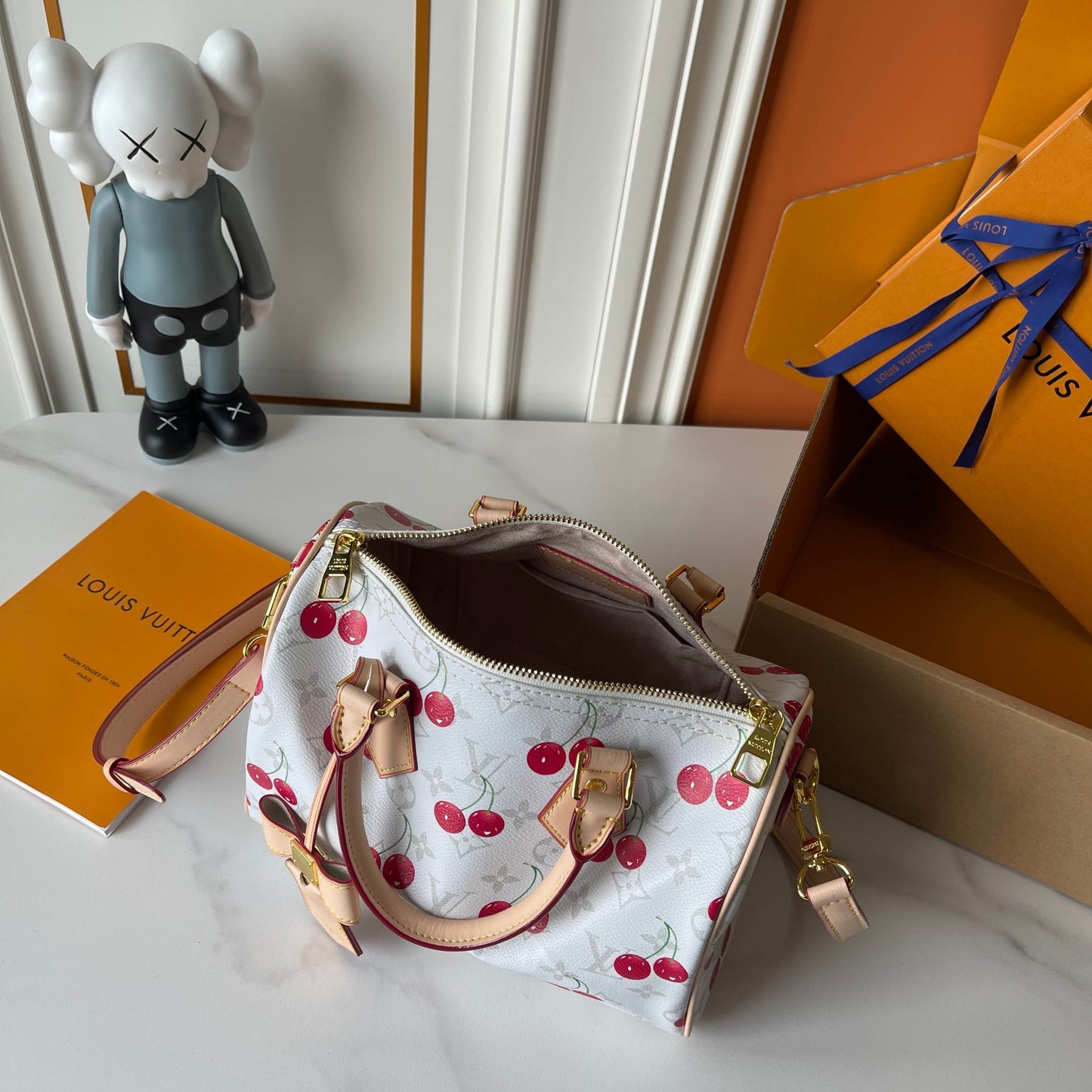 LOUIS VUITTON- Nano speedy