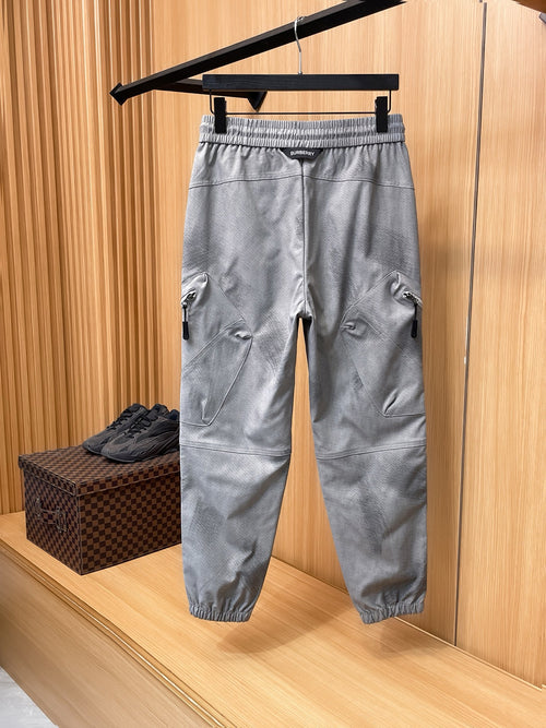 BURBERRY - Cargo trousers