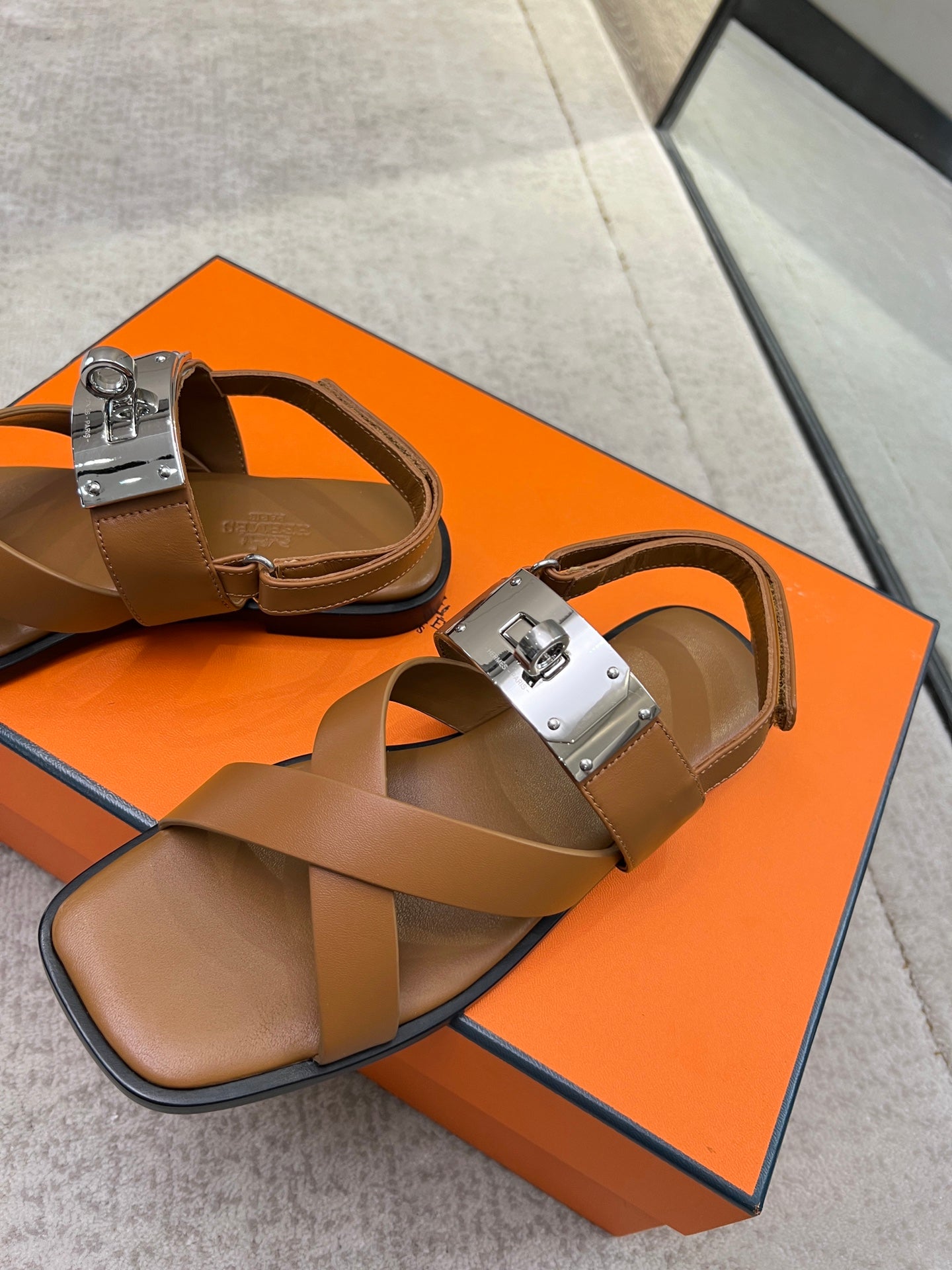 HERMES- Ines sandal