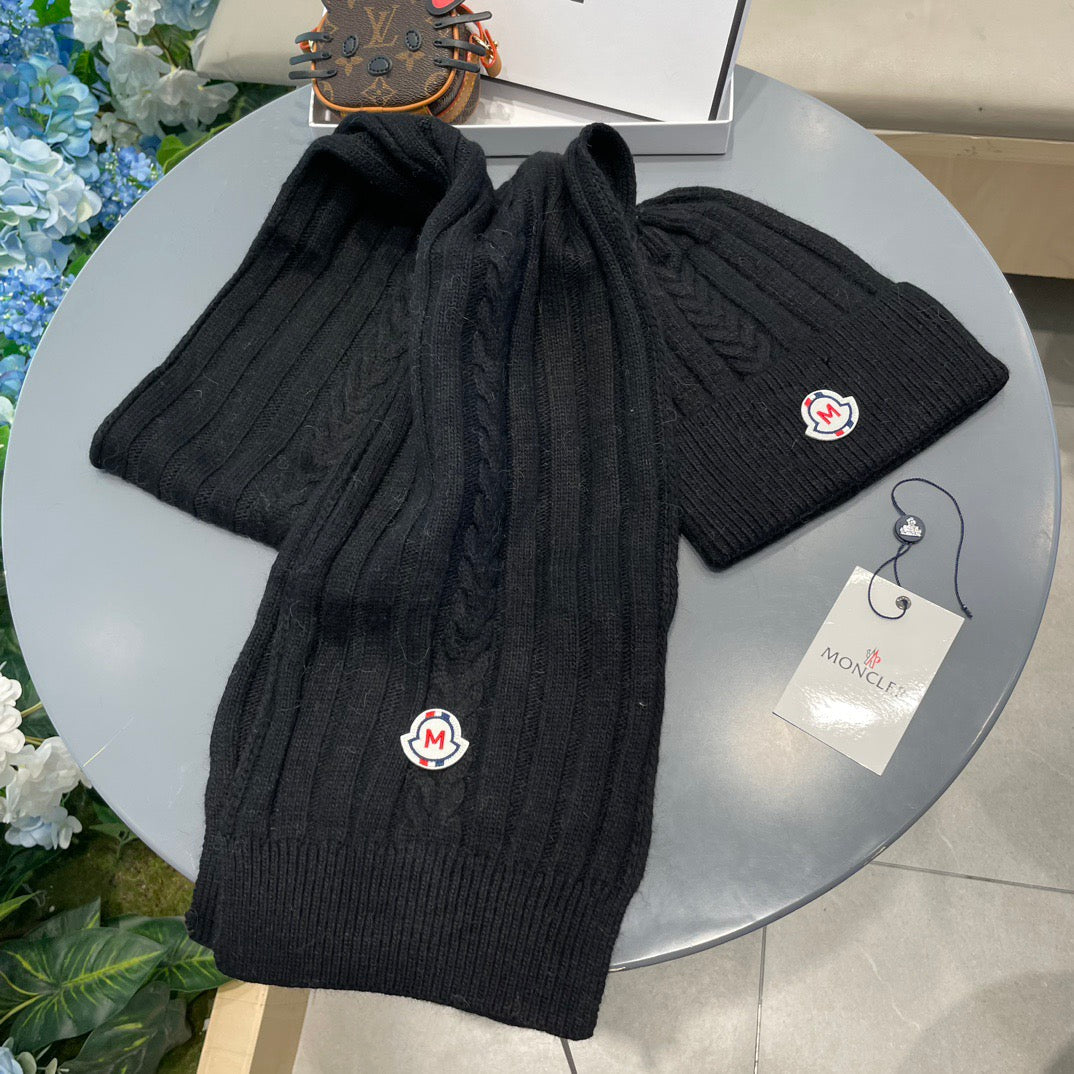 MONCLER -  Two-piece set of cashmere