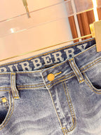 BURBERRY - Jeans