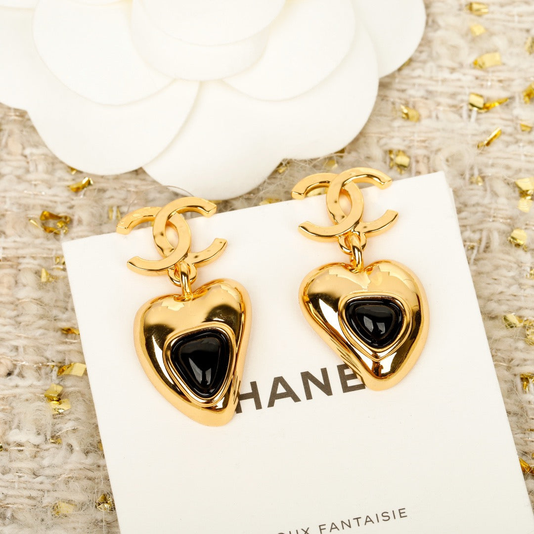 CHANEL - earrings
