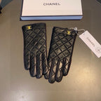 CHANEL - Gloves