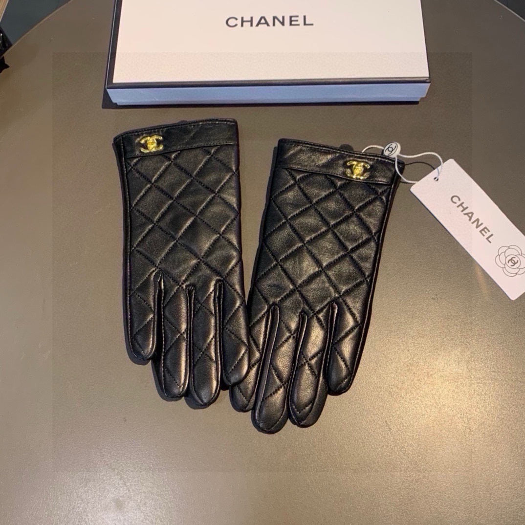 CHANEL - Gloves