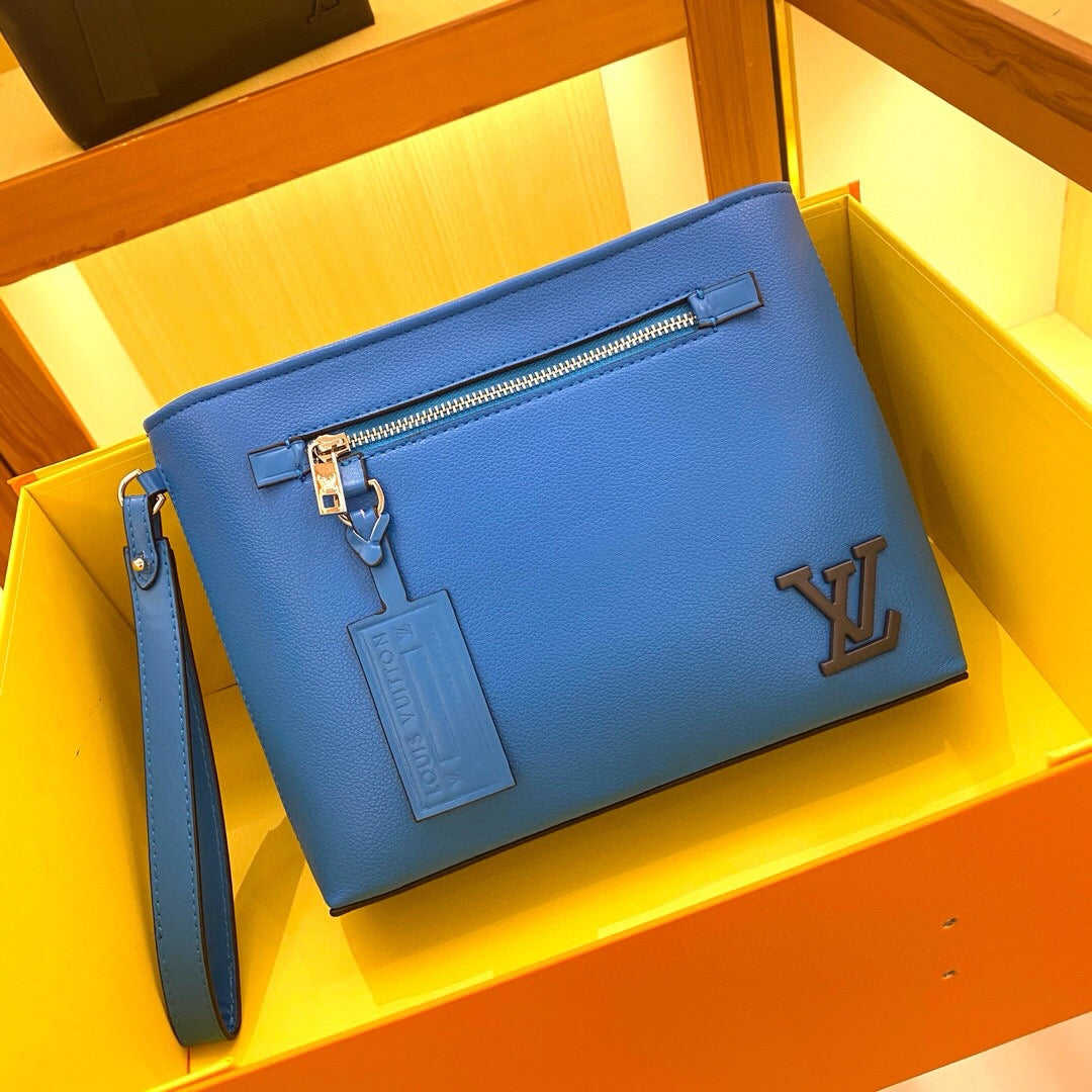 LOUIS VUITTON - Takeoff Pouch
