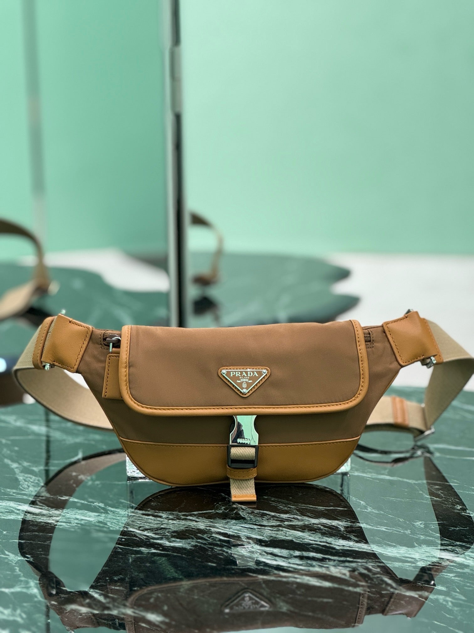 PRADA - Belt bag