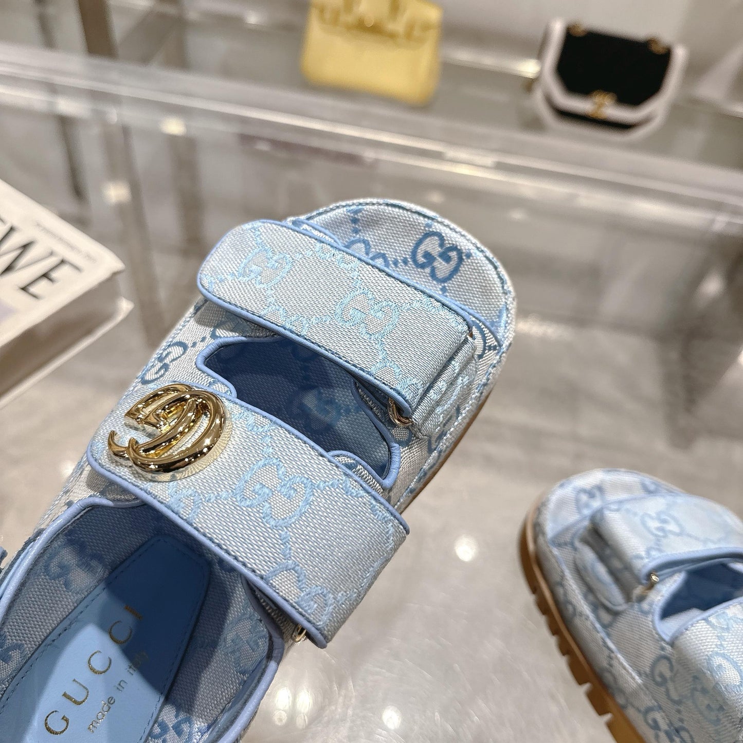 GUCCI - WOMEN'S SANDAL WITH DOUBLE G