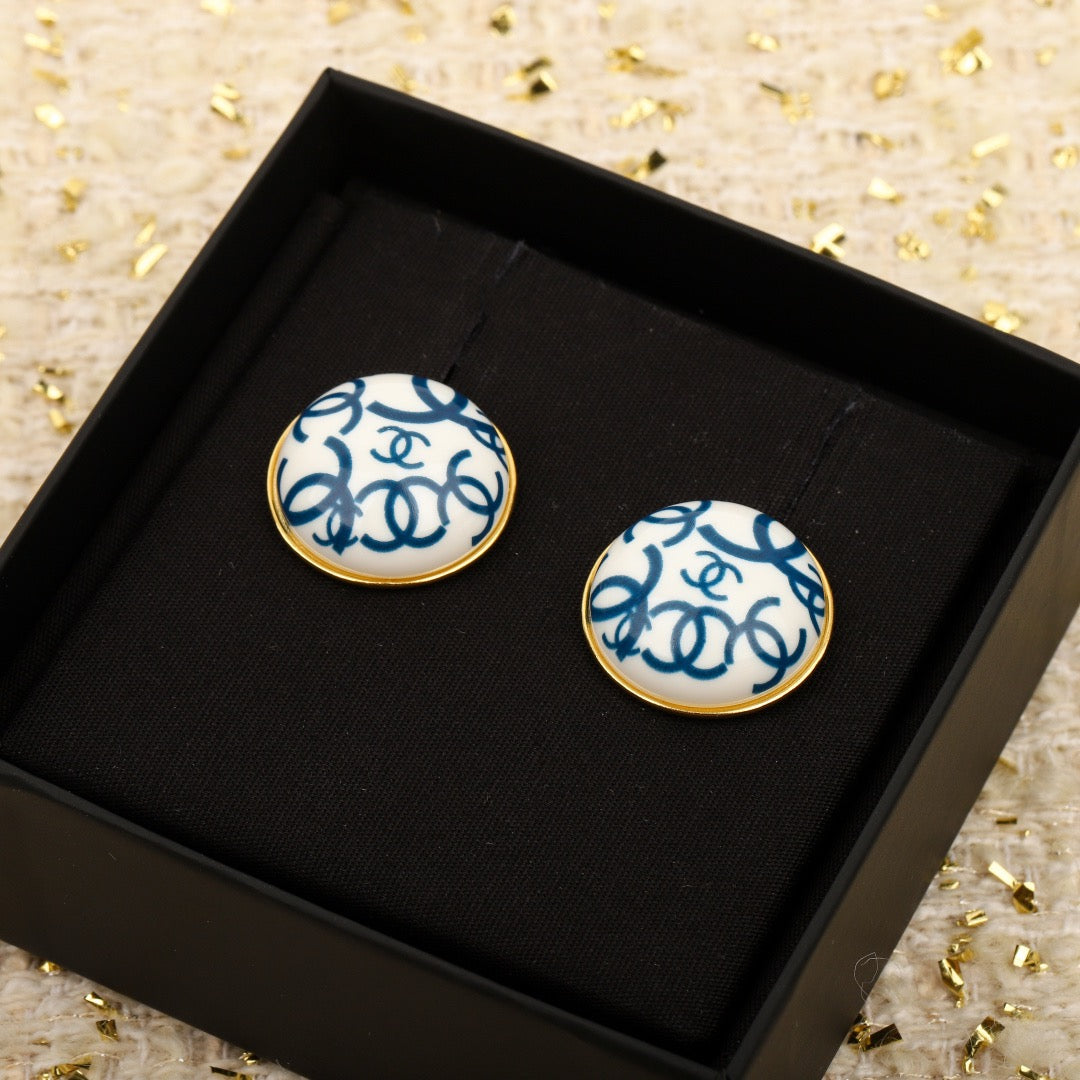 CHANEL - earrings