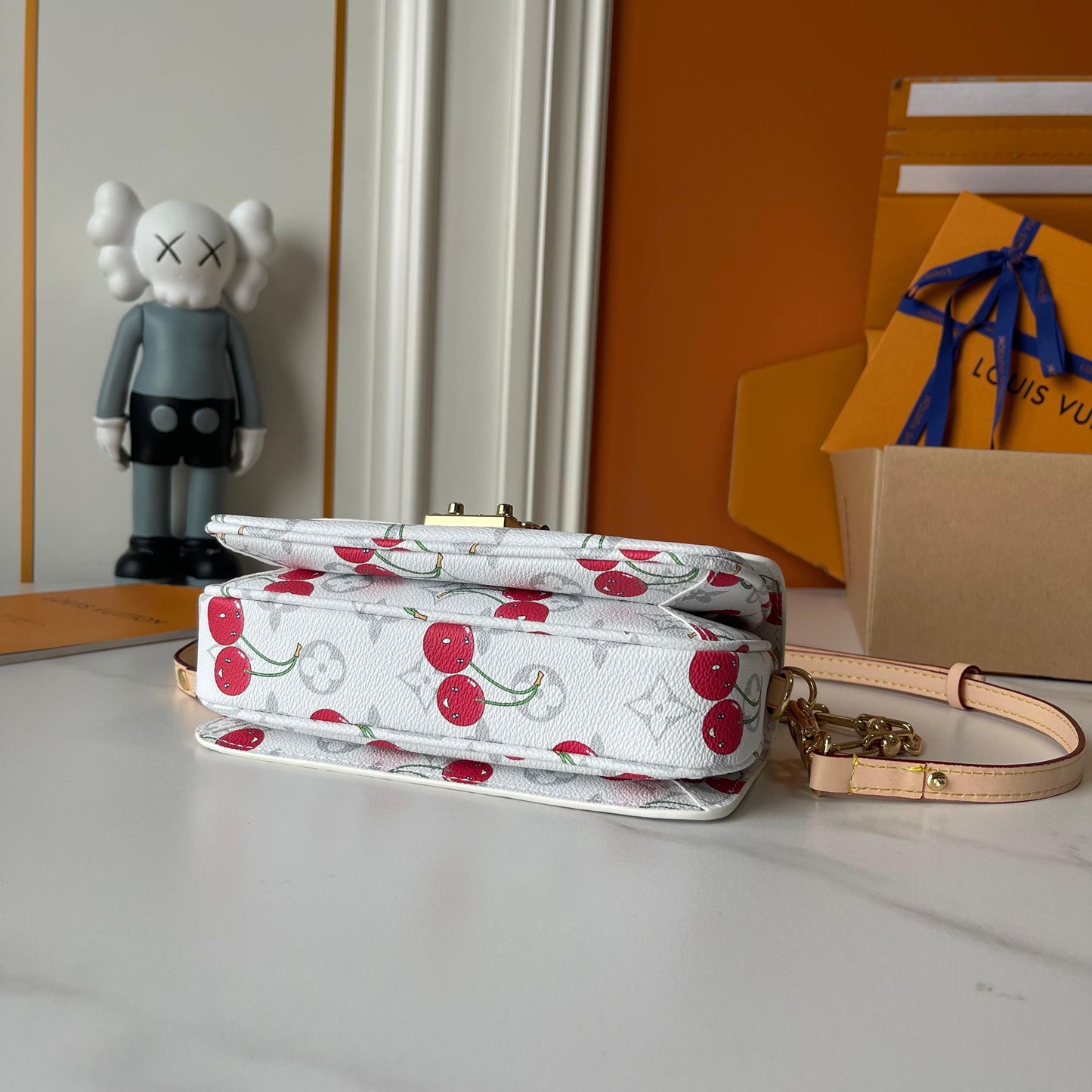 LOUIS VUITTON- LV x TM Pochette Métis East West