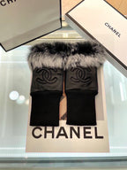 CHANEL - Fur gloves