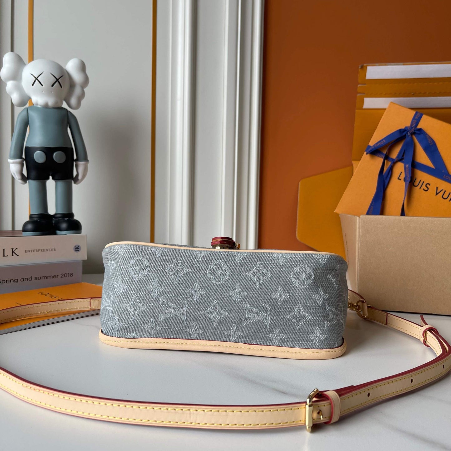 LOUIS VUITTON- Diane