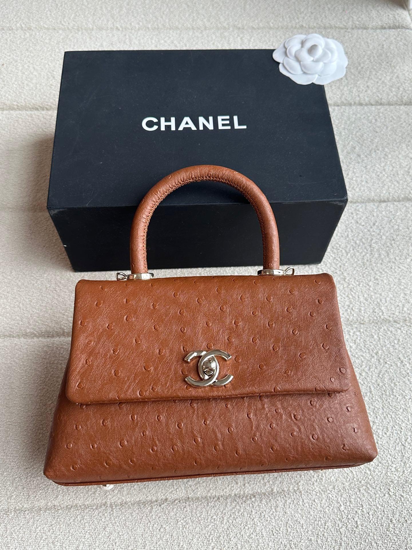 CHANEL - Coco handle