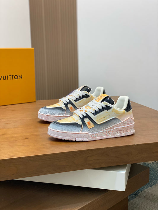 LOUIS VUITTON- Unisex sneakers