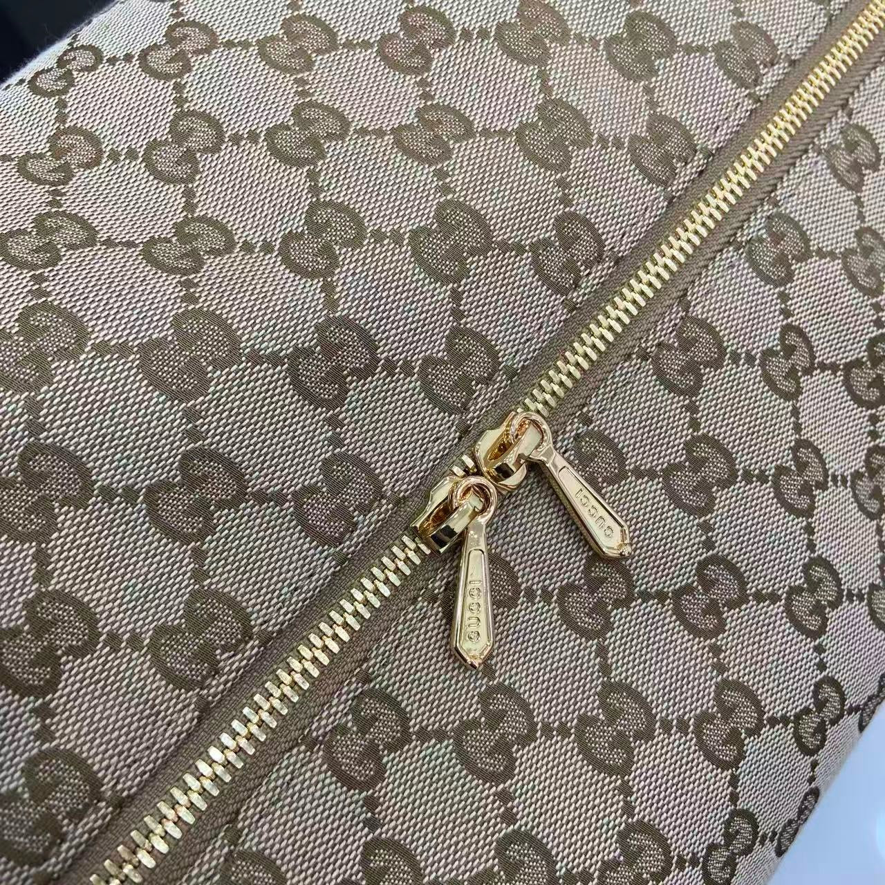 GUCCI - Variation  GG canvas