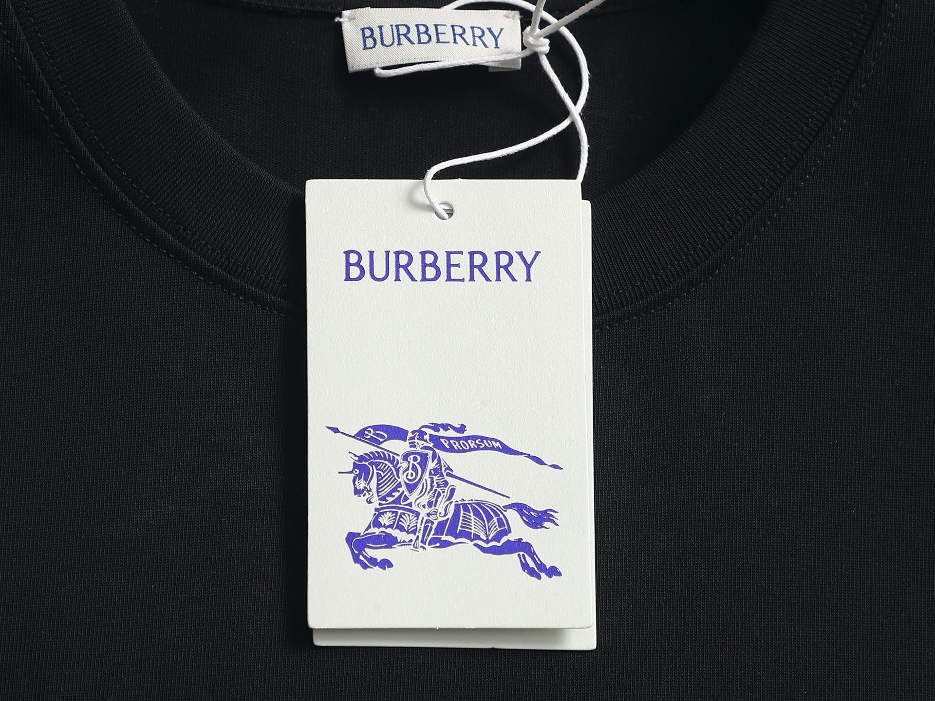 BURBERRY - T-shirt