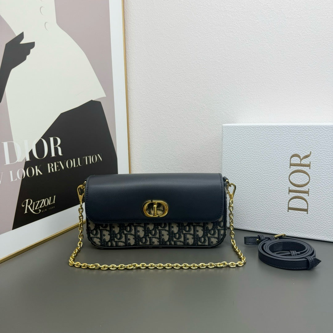 DIOR - 30 montaigne avenue east-west