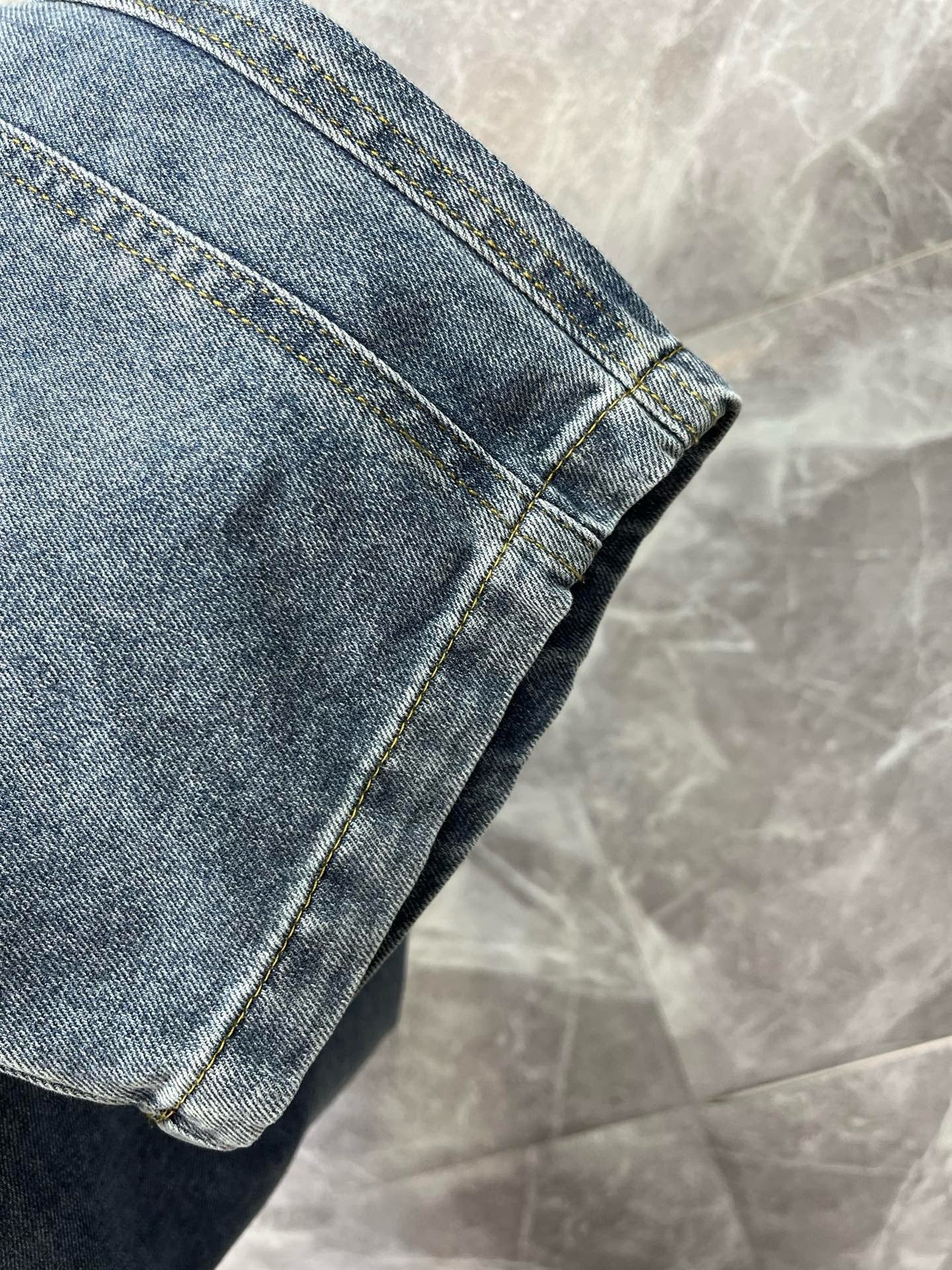 BURBERRY - Jeans