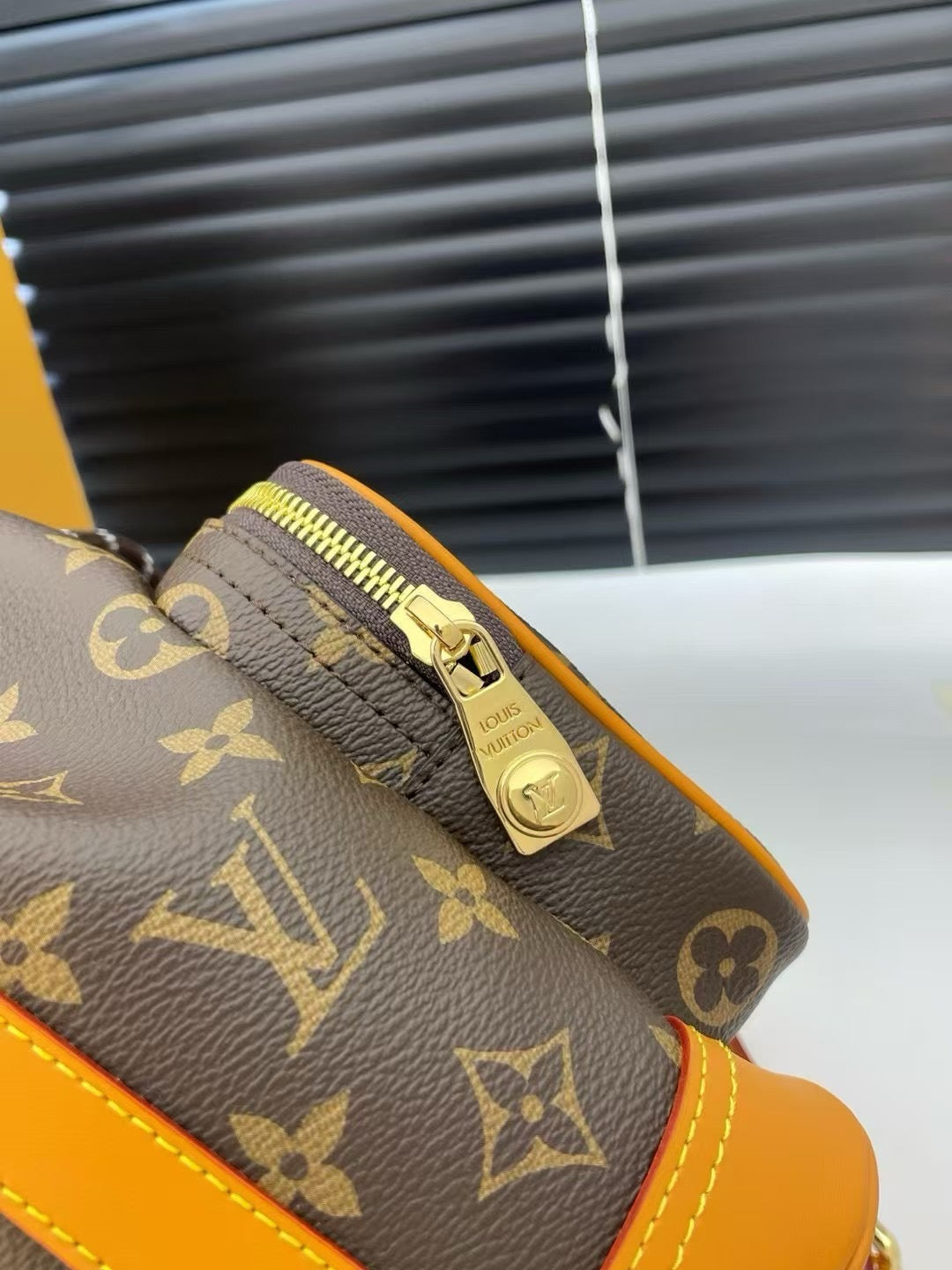 LOUIS VUITTON- Noé Cargo