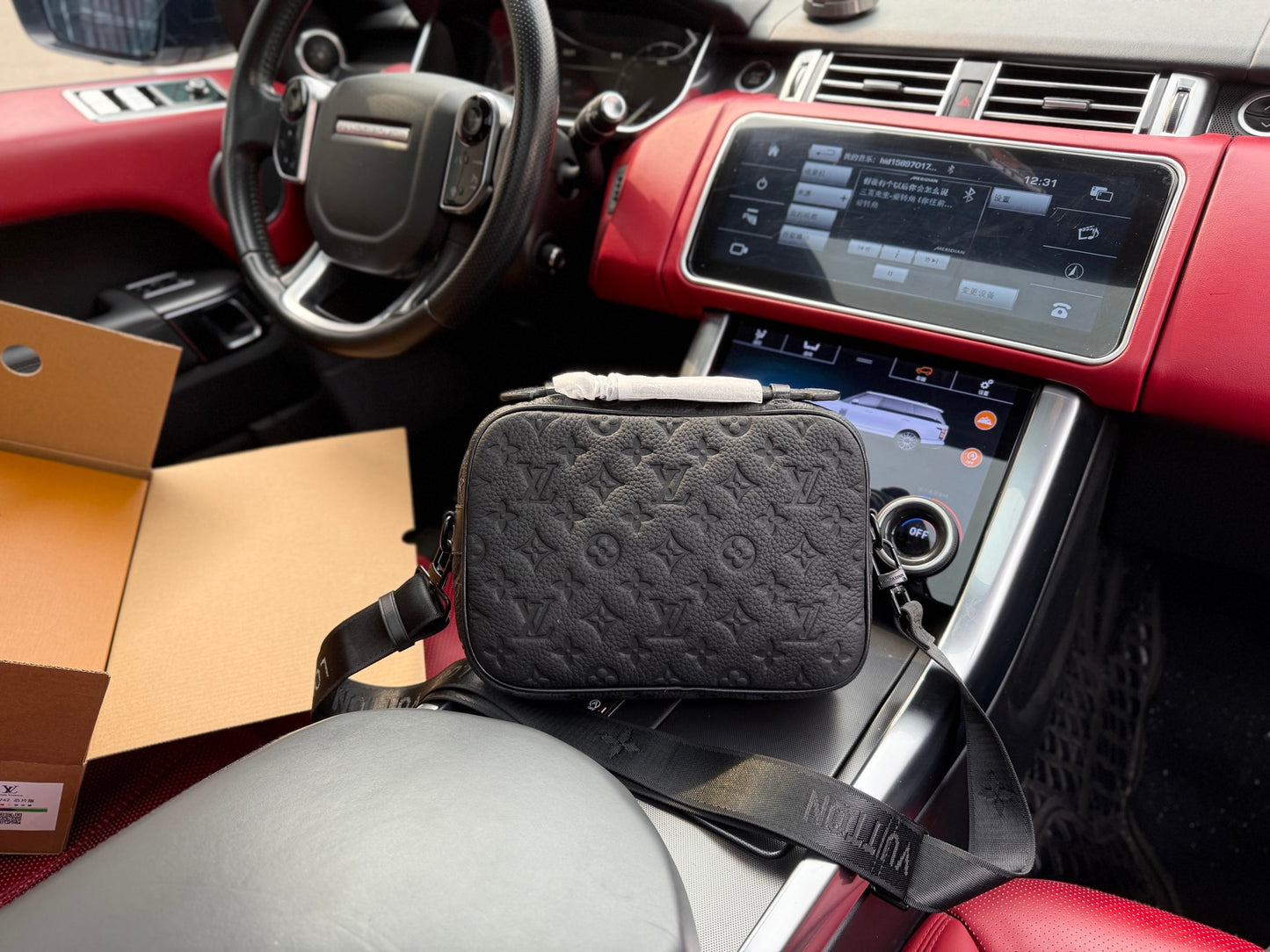 LOUIS VUITTON - S-lock