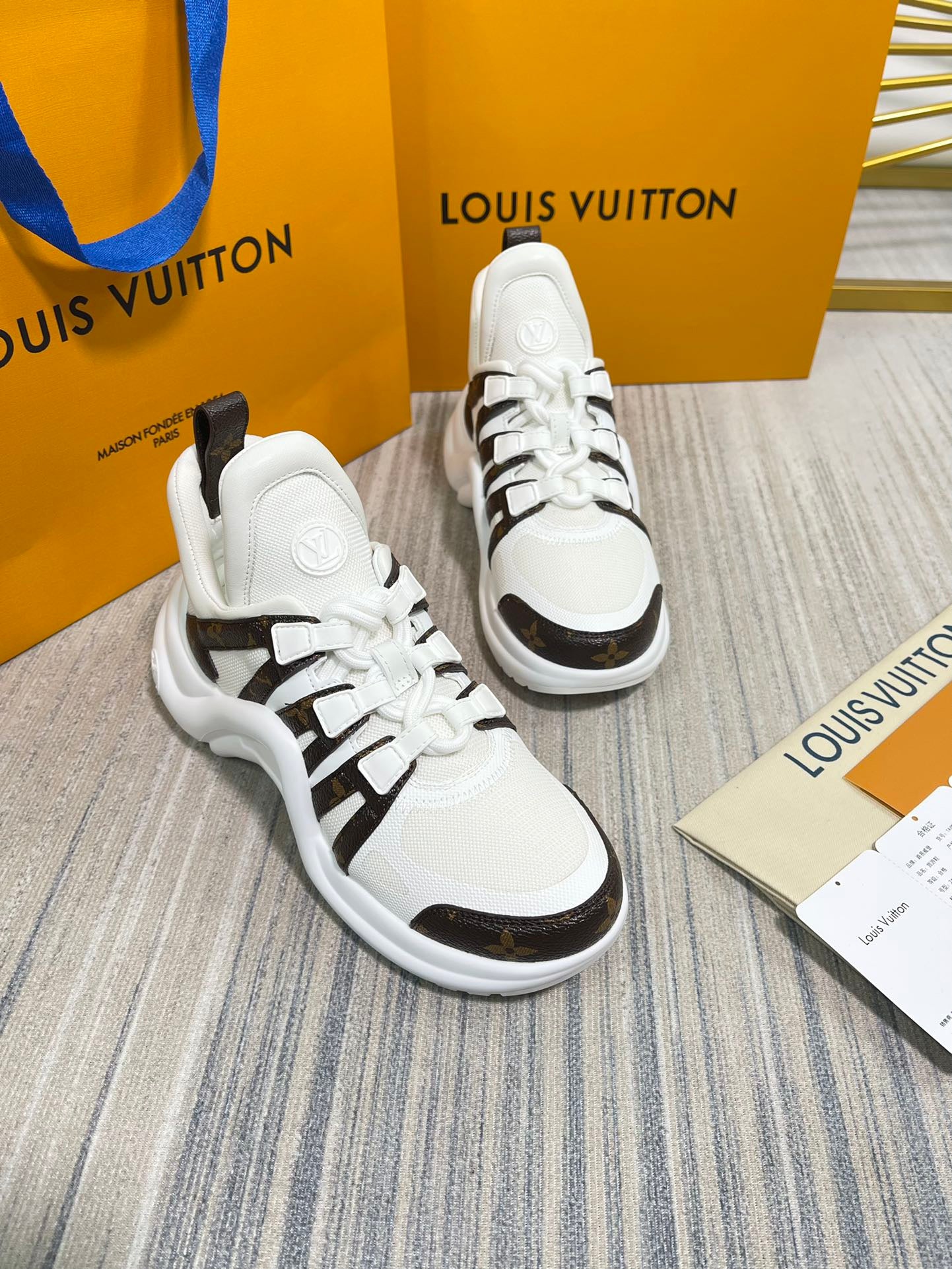 LOUIS VUITTON- Sneaker LV Archlight Trainer