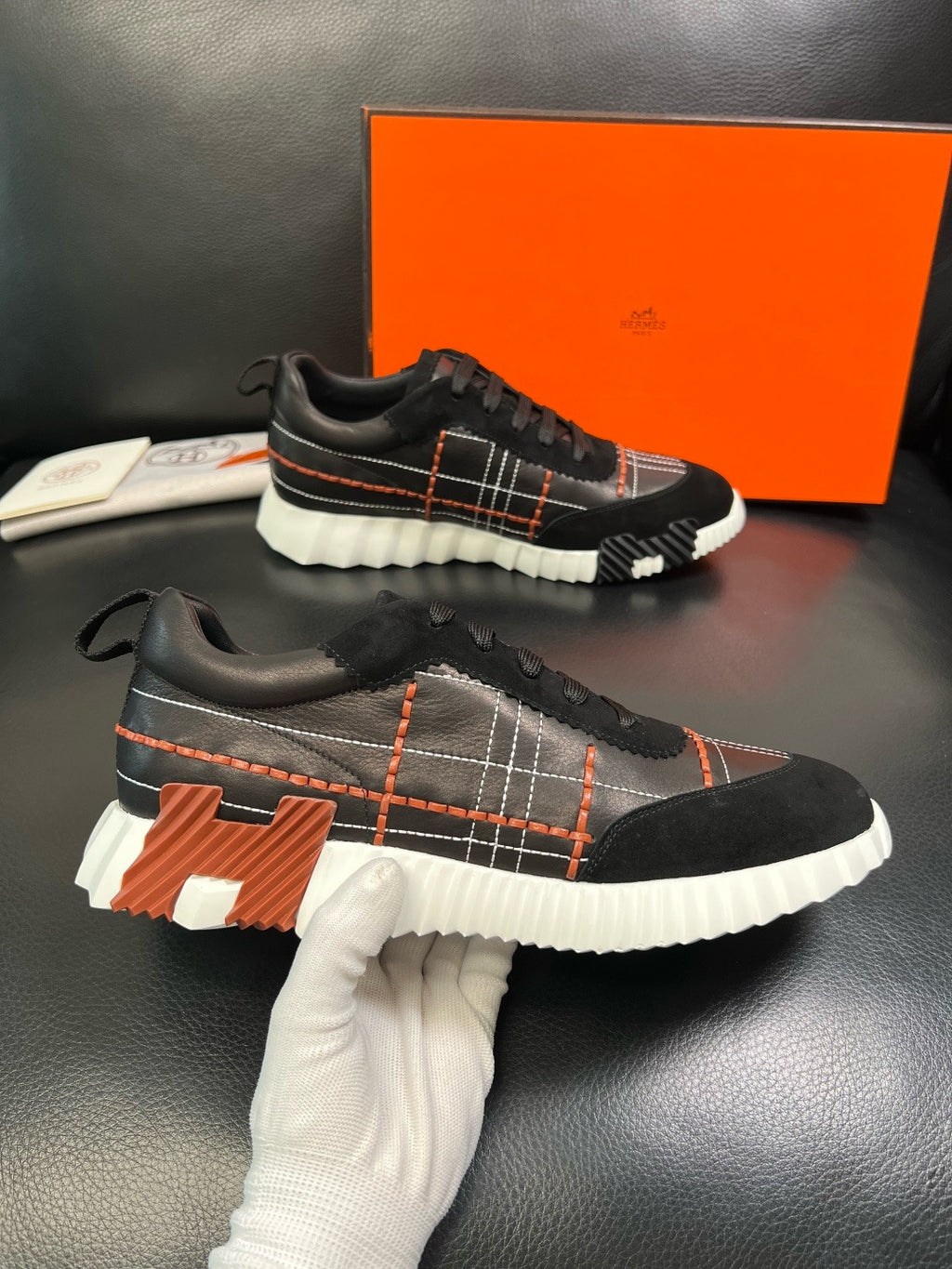 HERMES- Bouncing sneakers