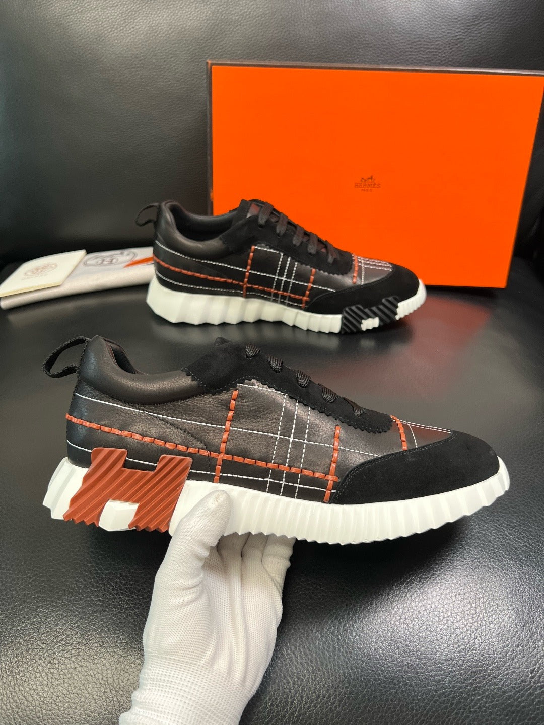 HERMES- Bouncing sneakers