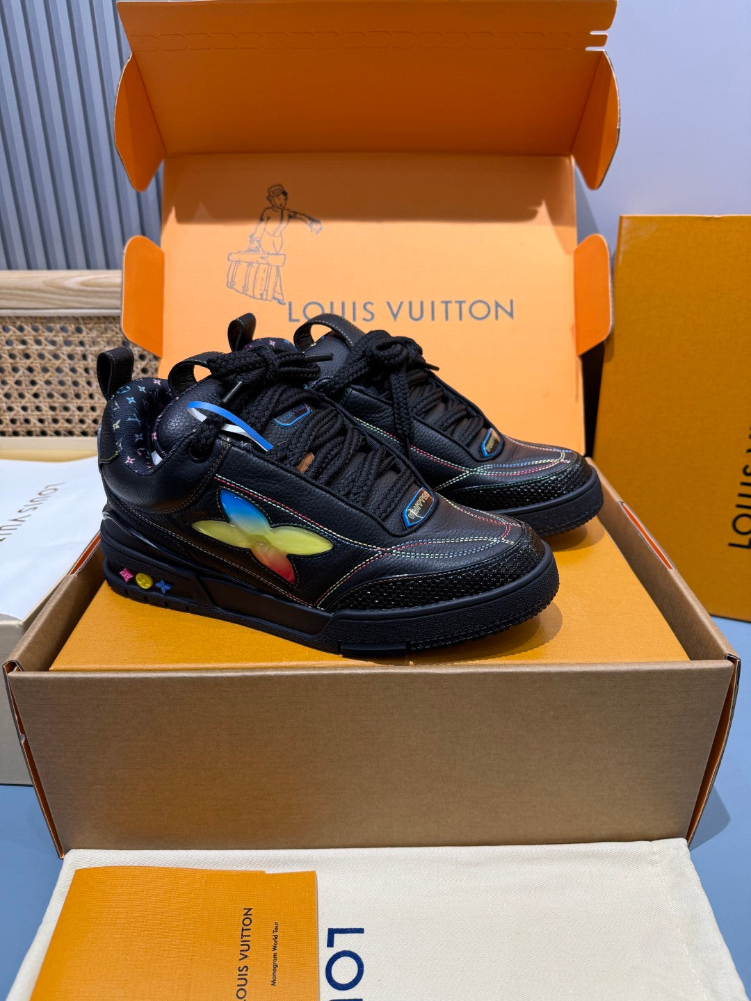 LOUIS VUITTON - skate monogram