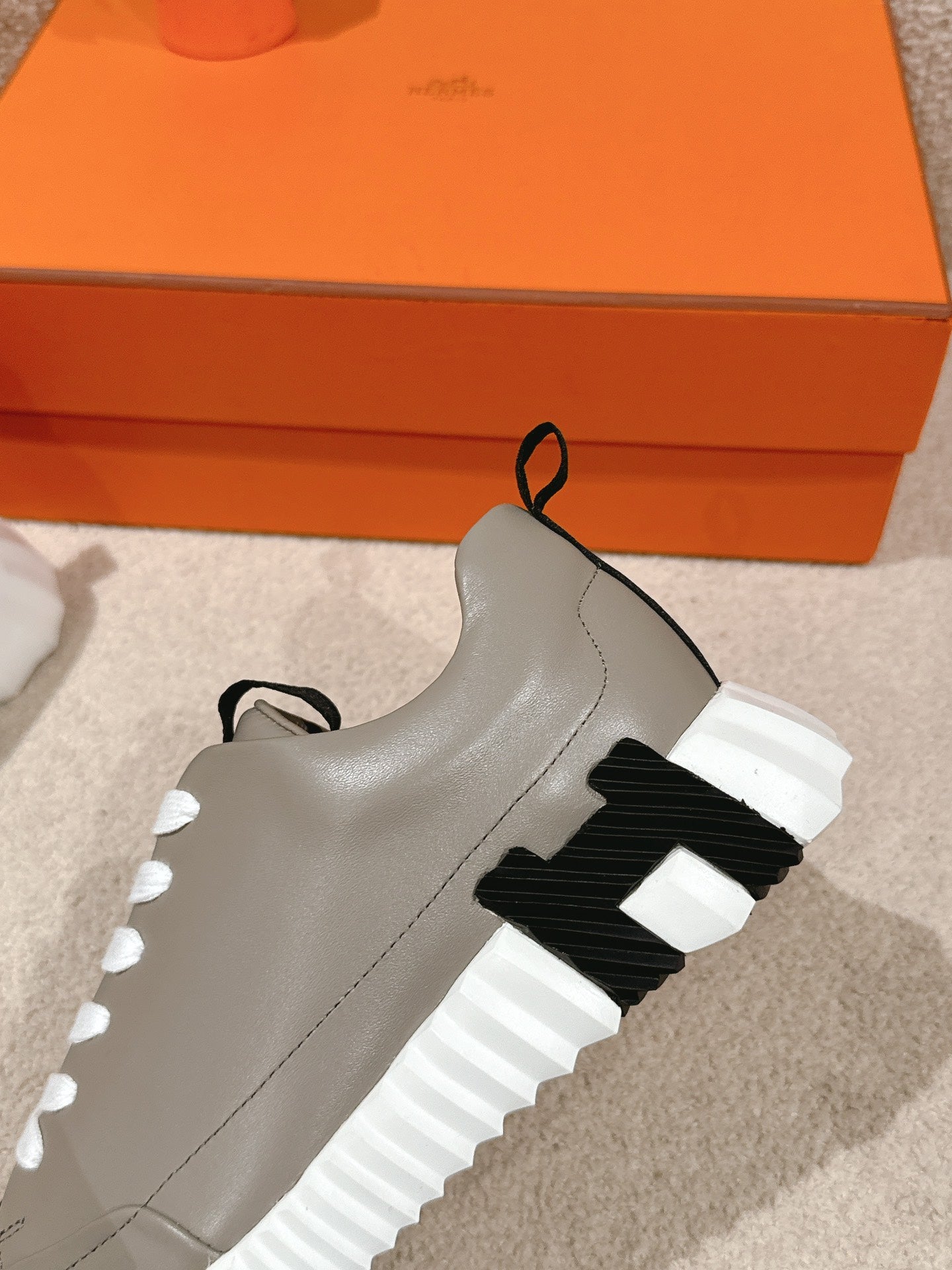 HERMES- Bouncing sneakers