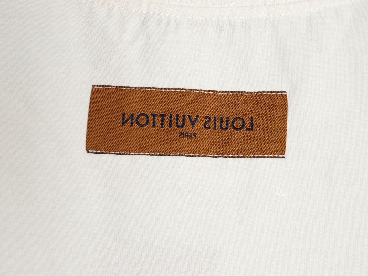 LOUIS VUITTON - T-shirt