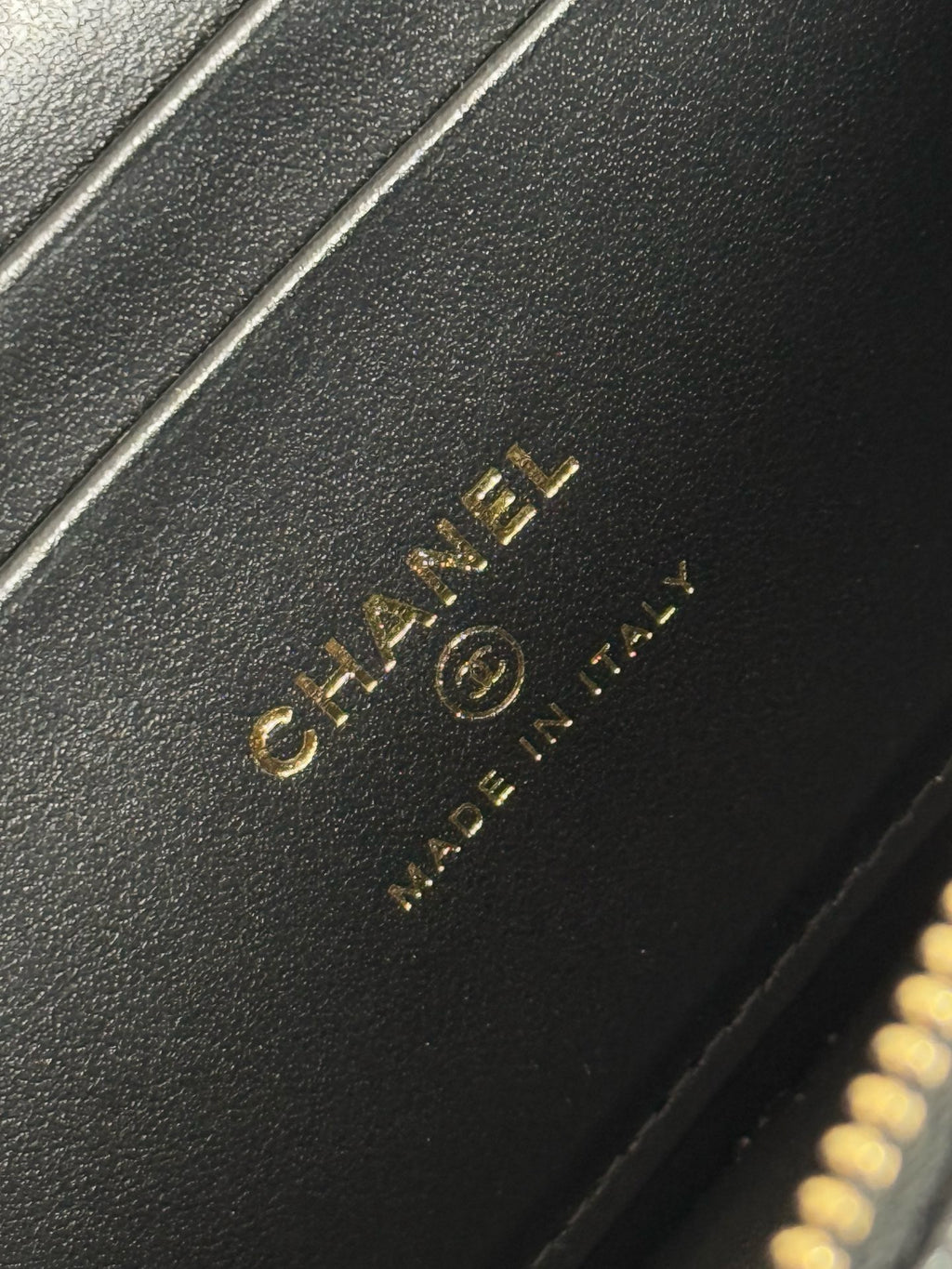 CHANEL - vanity bag