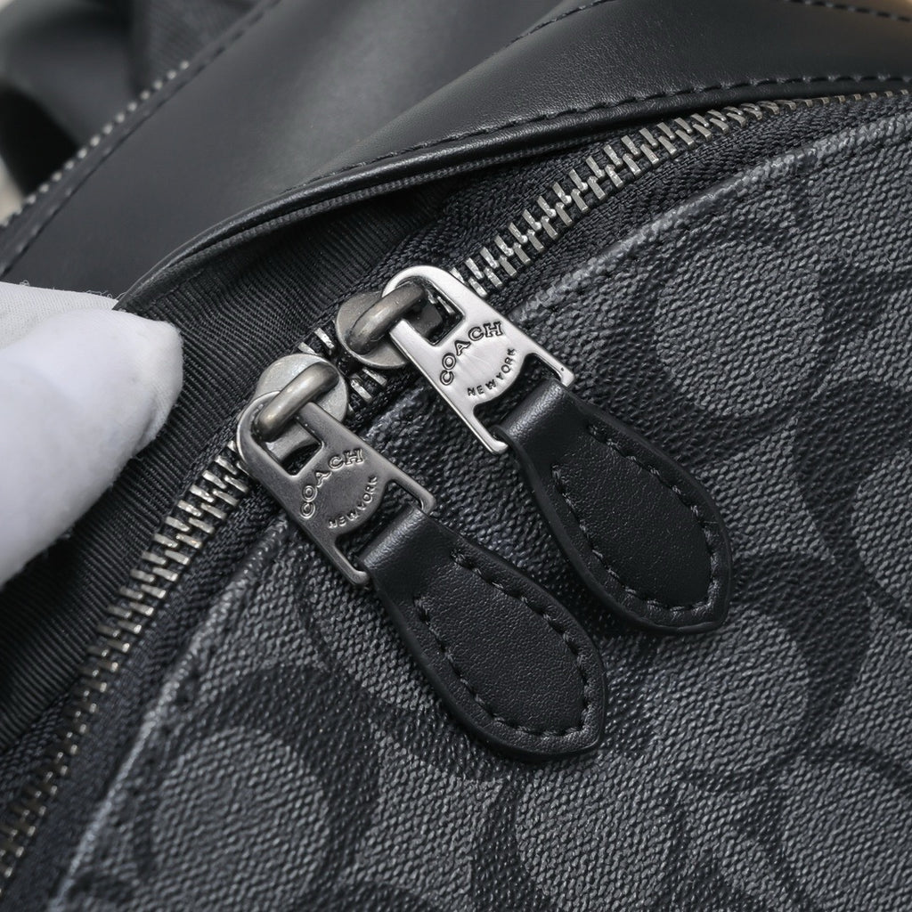 COACH - Hitch Backpack
