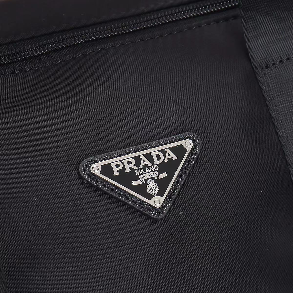 PRADA - Duffle bag