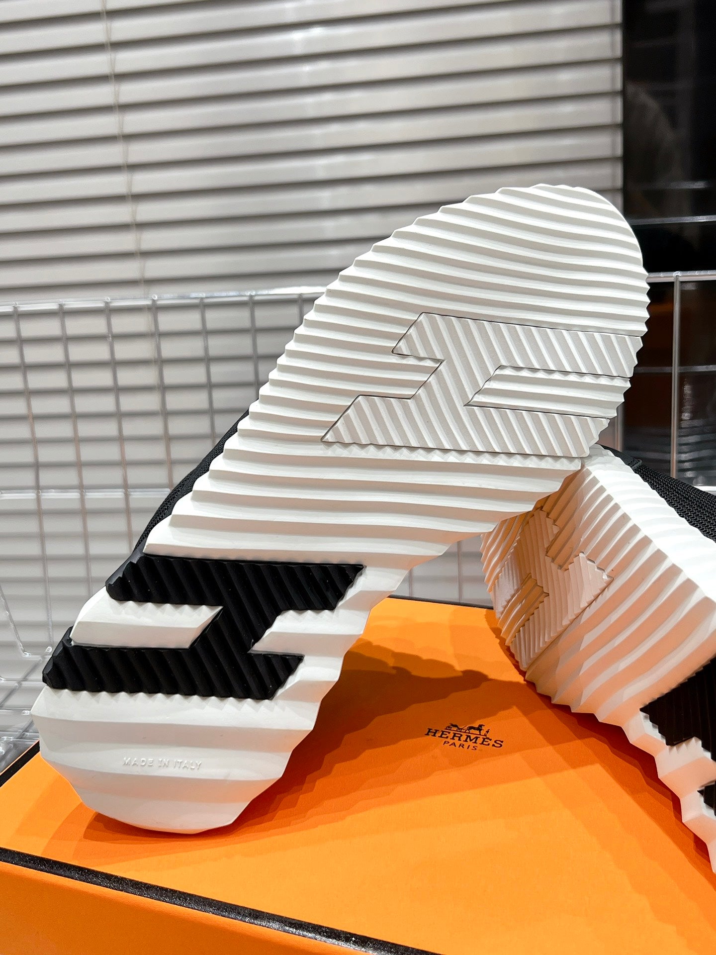 HERMES - Bouncing sneakers
