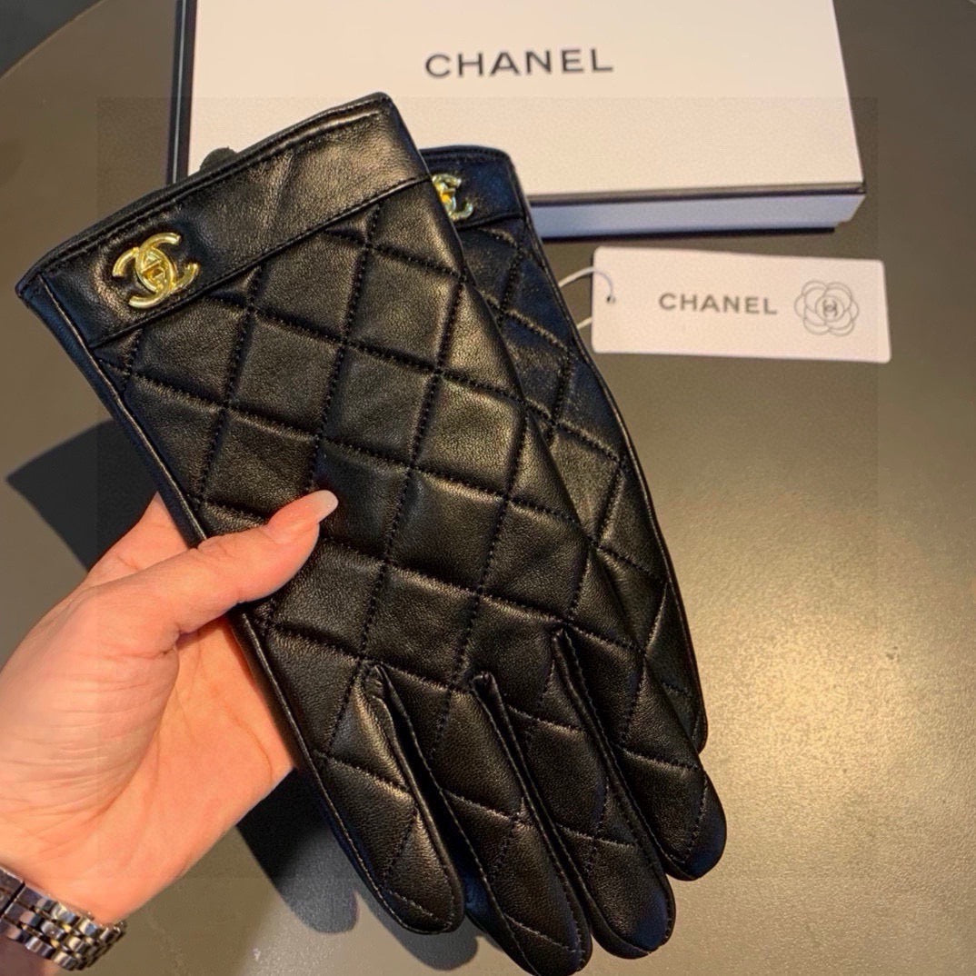 CHANEL - Gloves