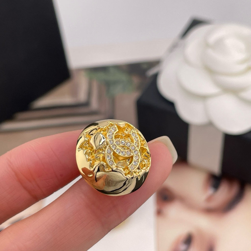 CHANEL - earrings