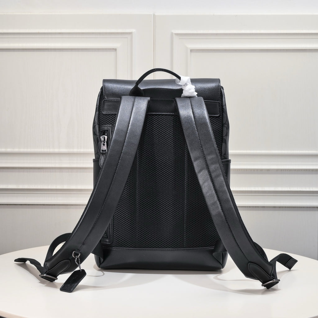 COACH - Hitch Backpack