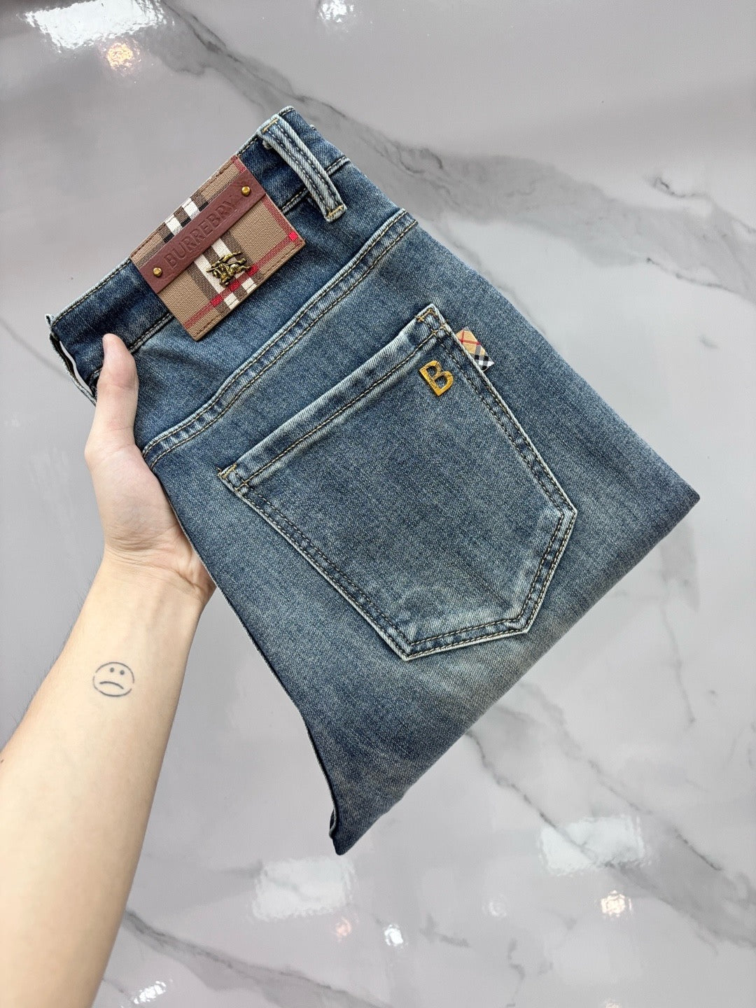 BURBERRY - Jeans
