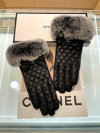 CHANEL - Fur gloves